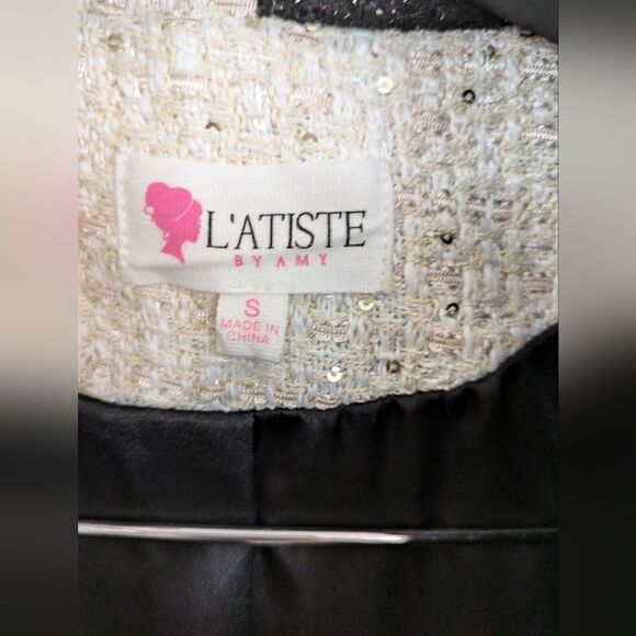 L'atise Black & white dress with pearls, rhinestones, metallic thread throughout - Picture 7 of 9